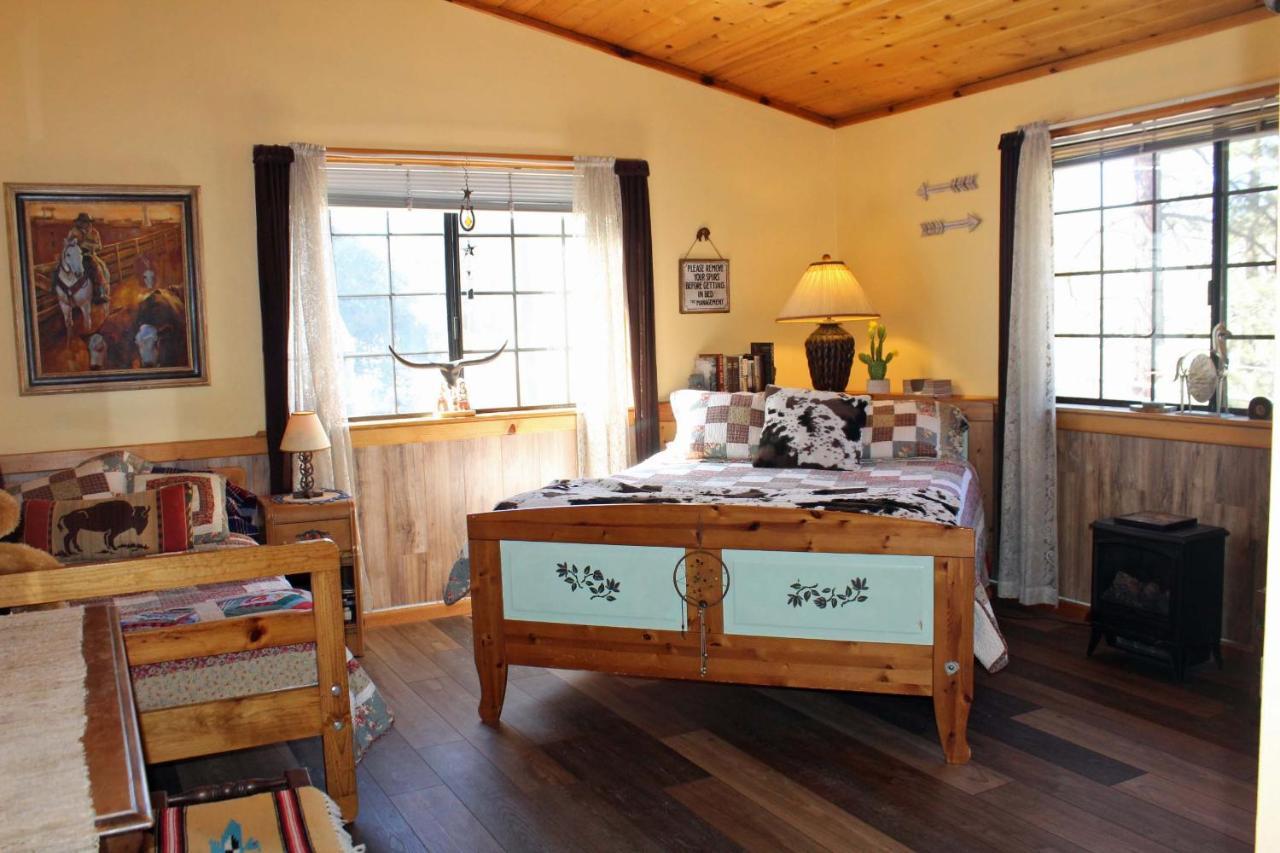 The Old Bear Bnb Pine Mountain Club Экстерьер фото